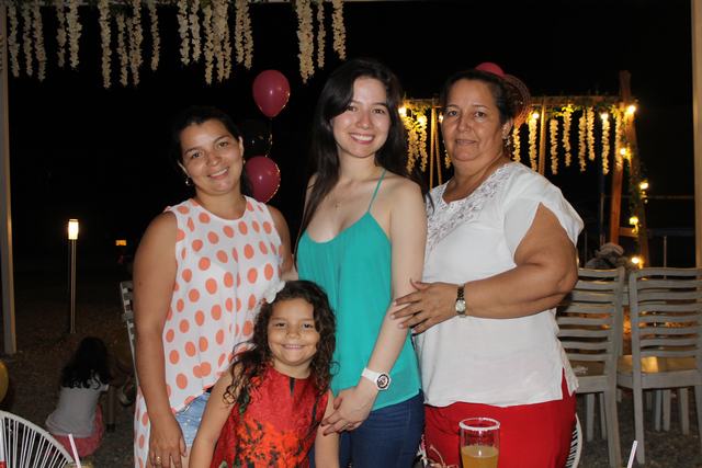 Luisa Fernanda Marín, Isabela Rincón, la cumpleañera Daniela Marín y Nancy Barrero.